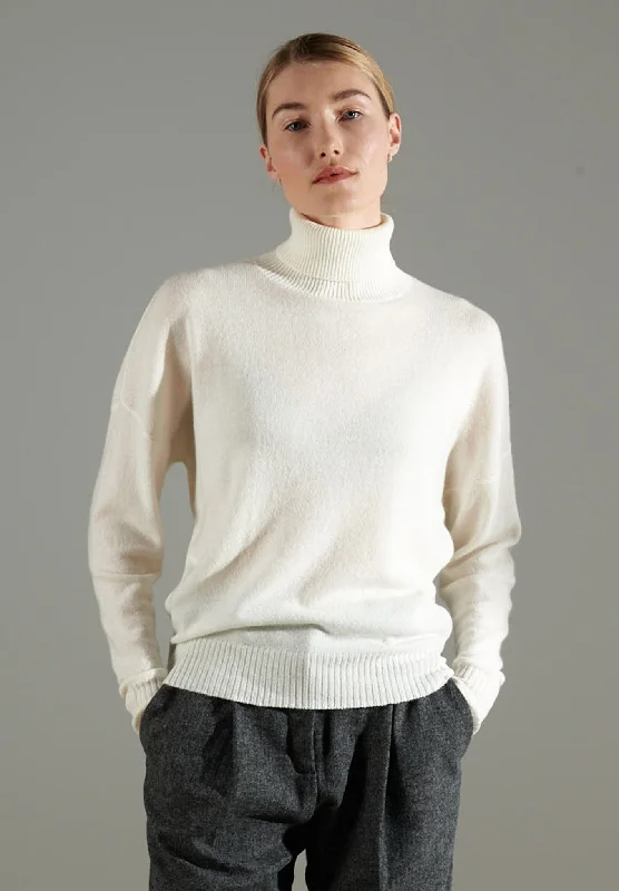 NAMI 7 Pull col roulé oversize en cachemire blanc écru Best sweaters for formal occasions